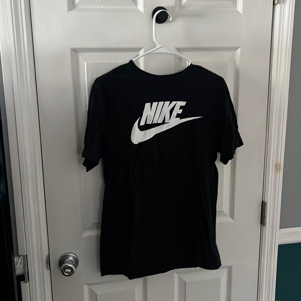 black and white nike